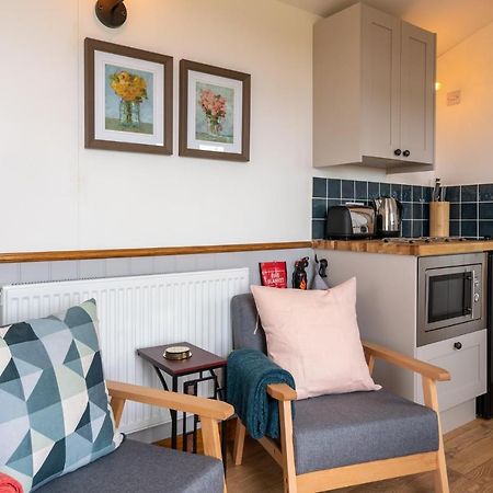 Outbak Shepherds Hut Cheltenham Exteriér fotografie
